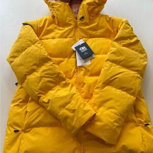 Outdoor Research Women's snowcrew Vibrant Yellow Puffer Coat